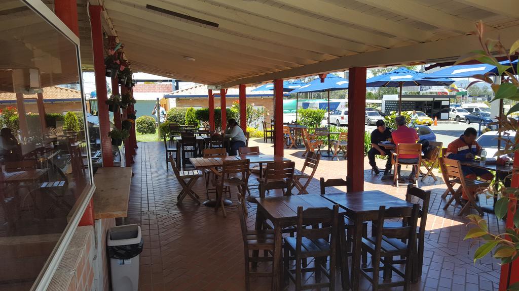 ריונגרו Hostal El Hangar מראה חיצוני תמונה