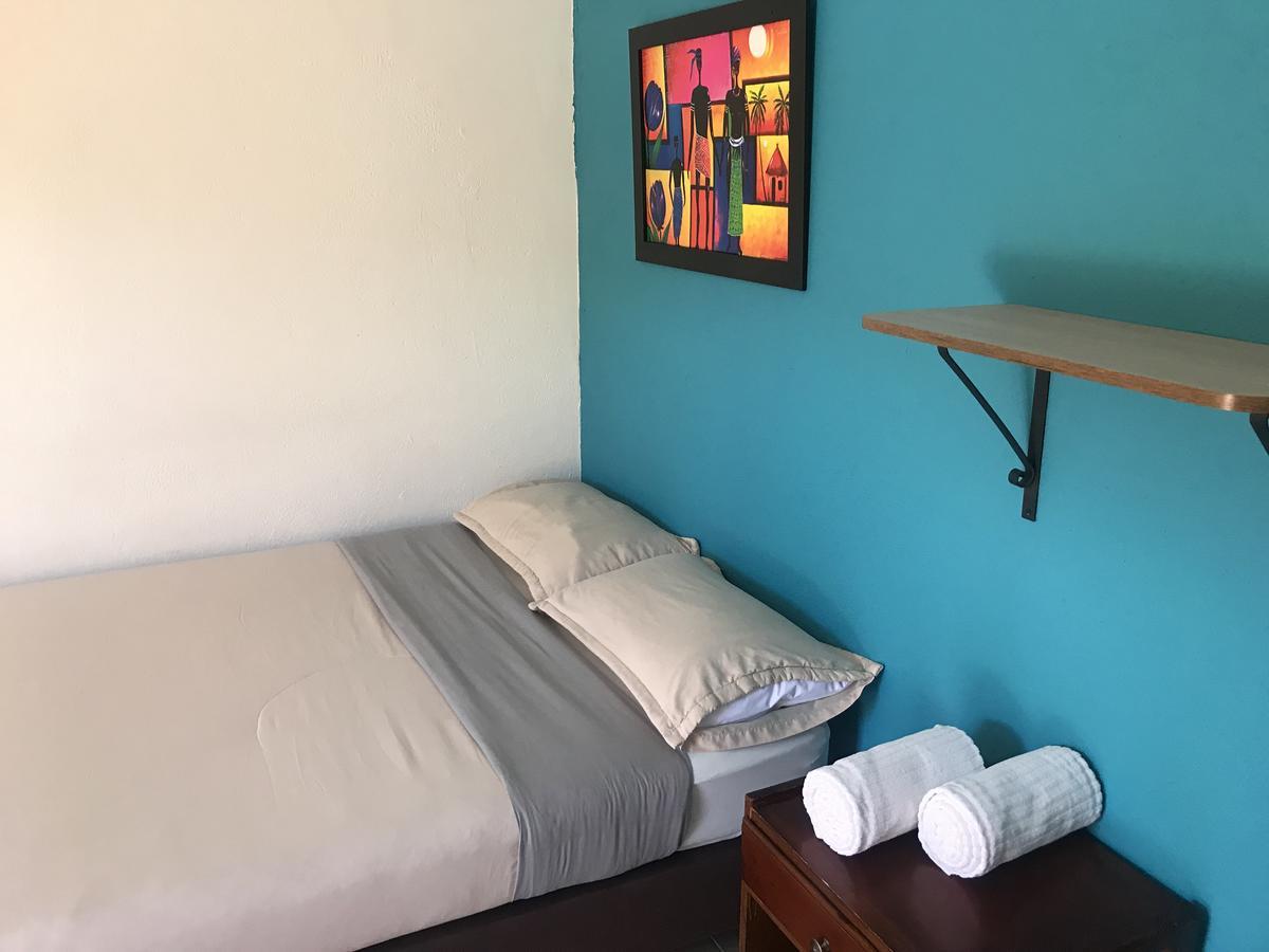 ריונגרו Hostal El Hangar מראה חיצוני תמונה