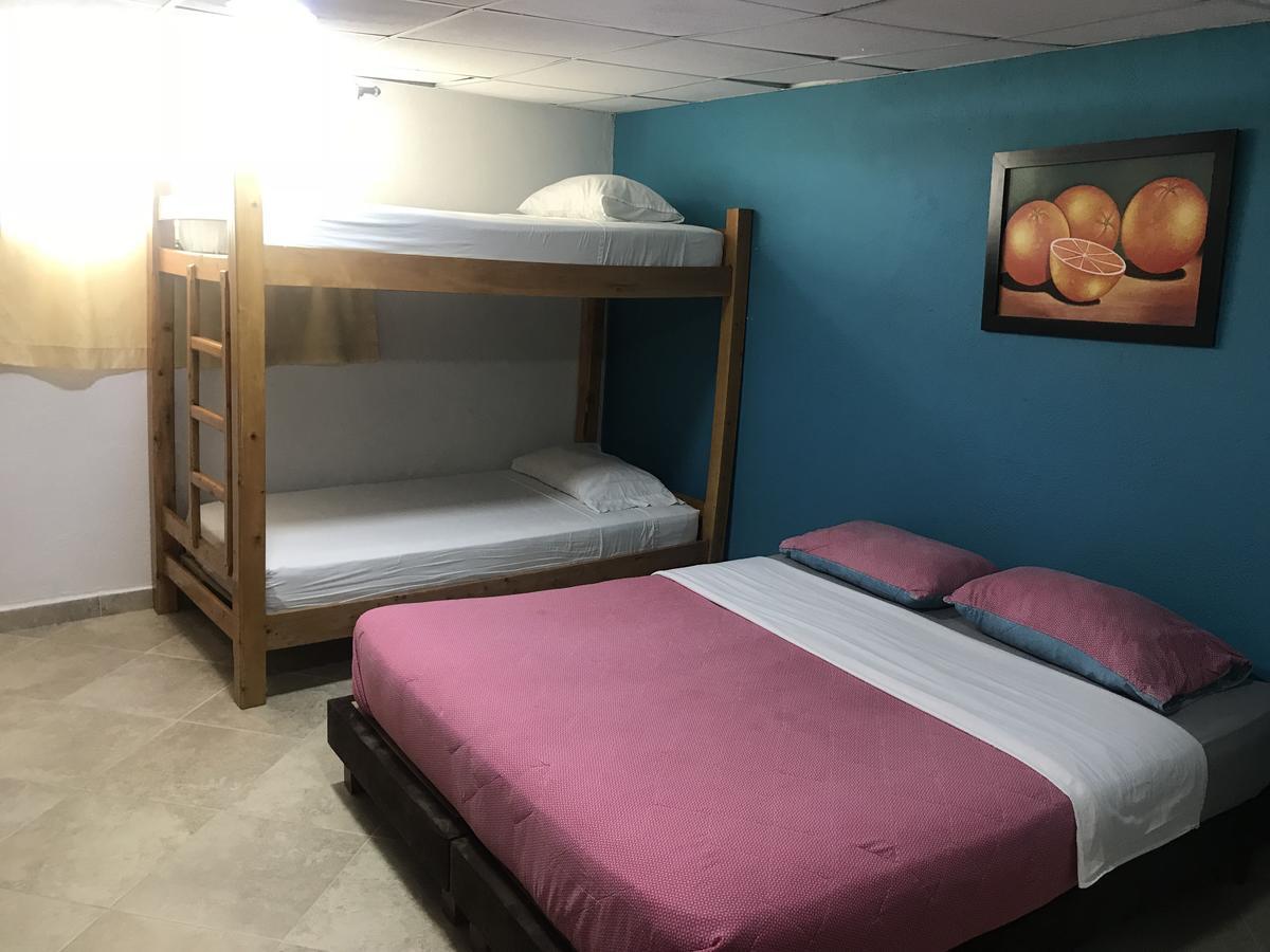 ריונגרו Hostal El Hangar מראה חיצוני תמונה