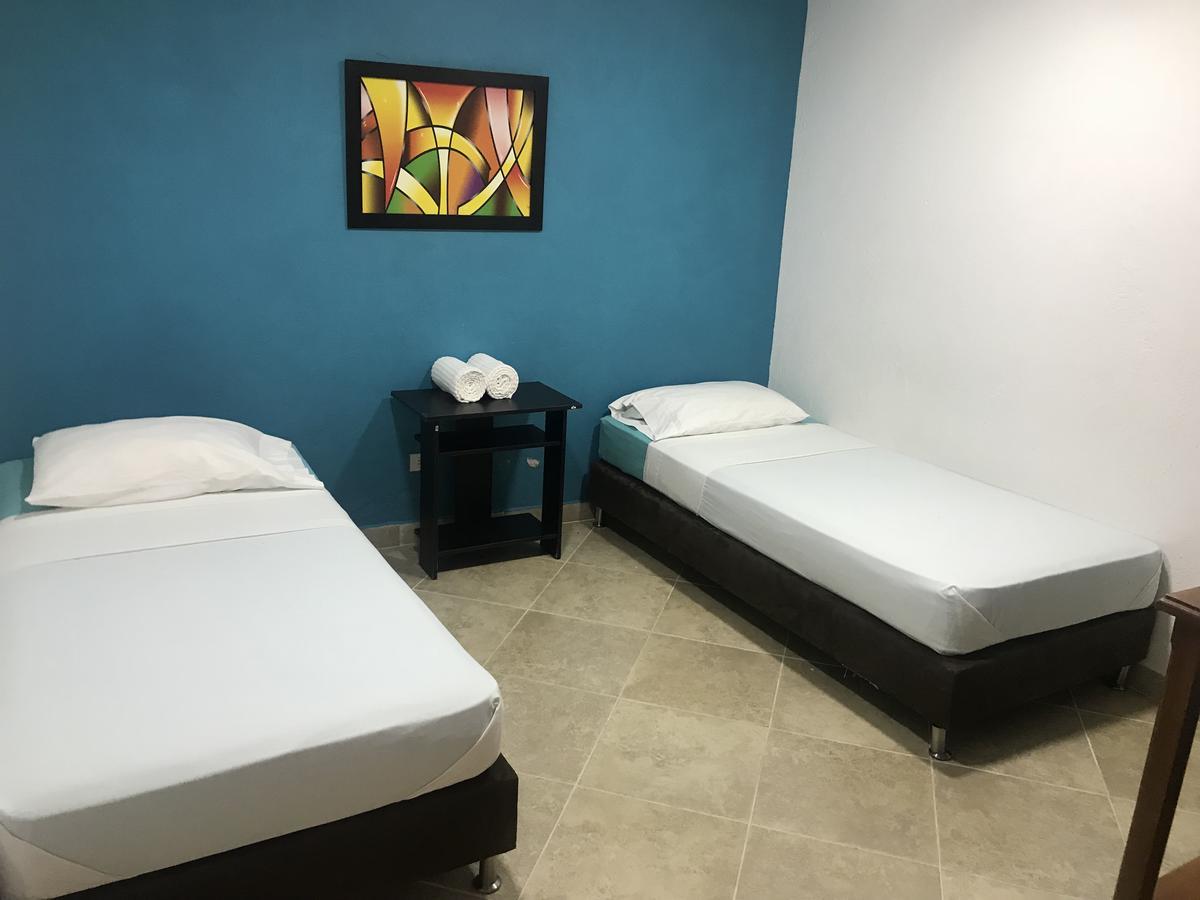 ריונגרו Hostal El Hangar מראה חיצוני תמונה