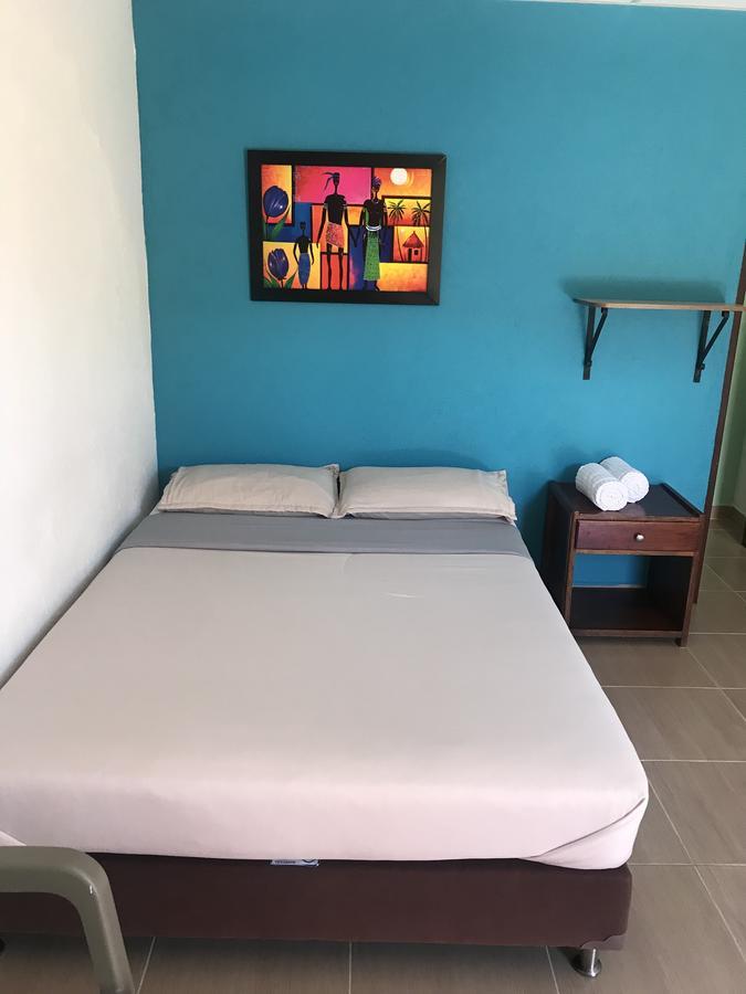 ריונגרו Hostal El Hangar מראה חיצוני תמונה