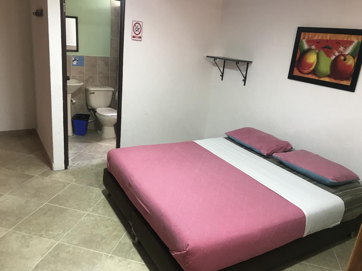 ריונגרו Hostal El Hangar מראה חיצוני תמונה